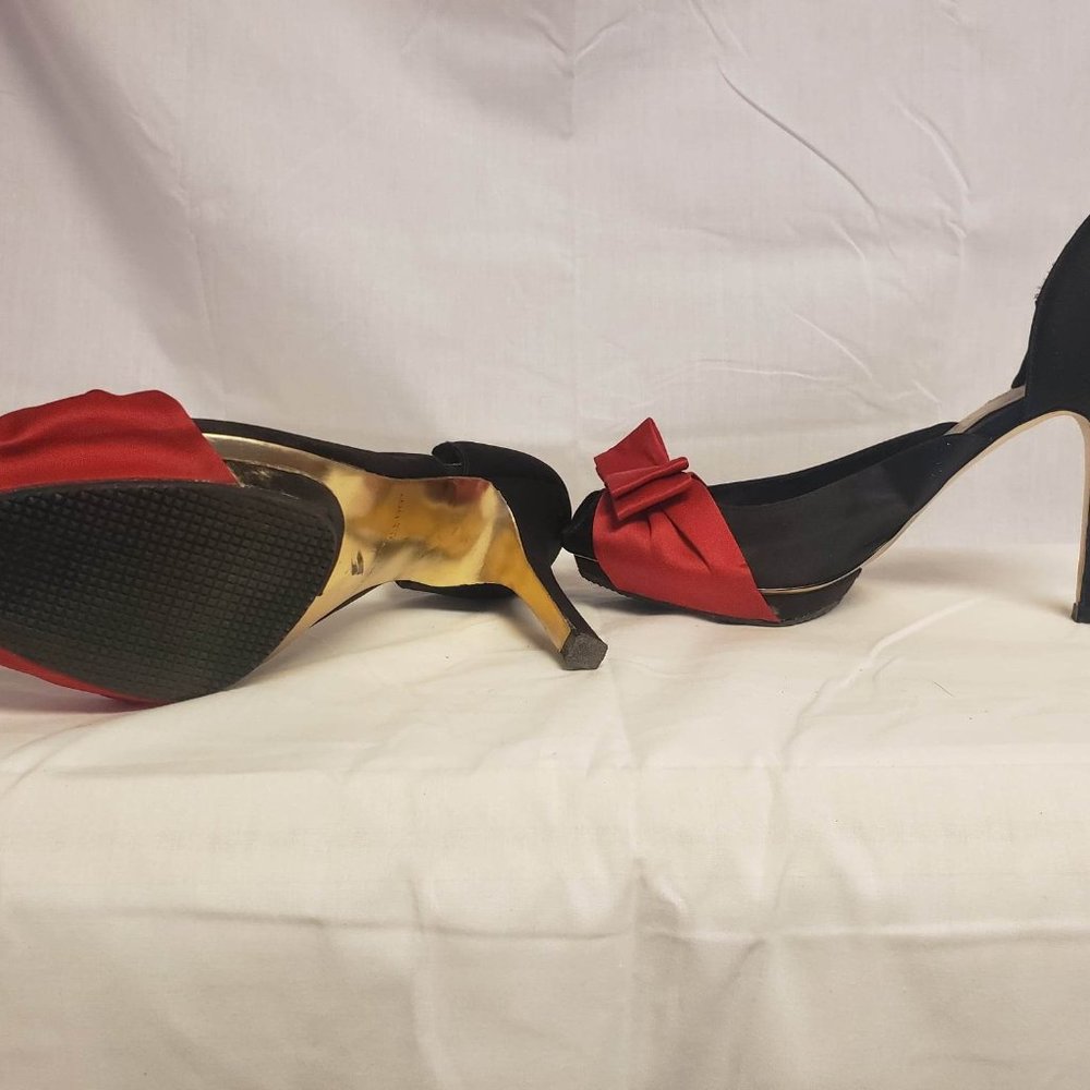 Black peep toe heel with red bow detail - Picture 3 of 6